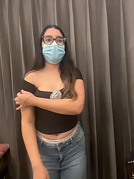 Pokazy przed kamerką – jAsMinE678