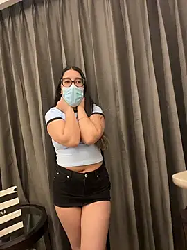 jAsMinE678 Adlı Modelin Canlı XXX Sohbeti
