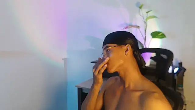 Pokazy przed kamerką – alejo_x3