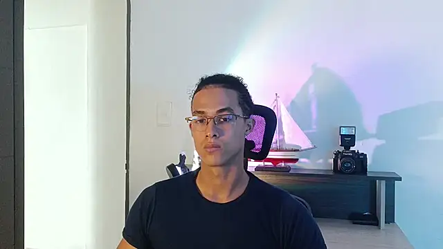 Webkamerová show alejo_x3