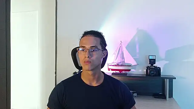 alejo_x3 Adlı Modelin Web Kamerası Şovu