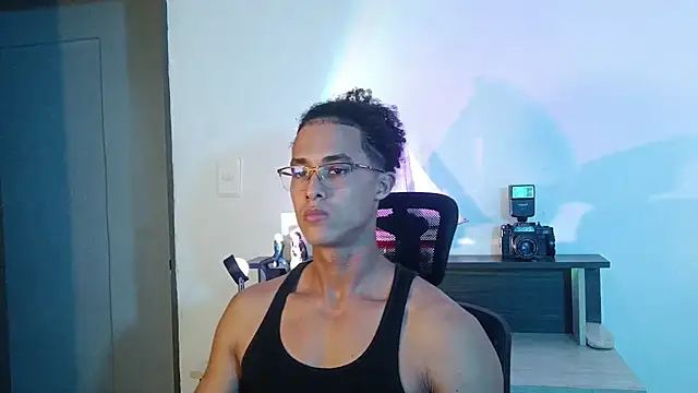 הופעת וובקאם של alejo_x3