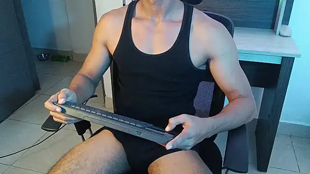 alejo_x3 Show in webcam
