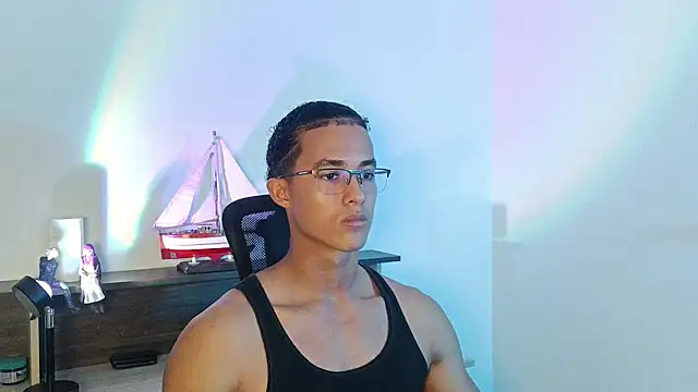 Webkamerová show alejo_x3