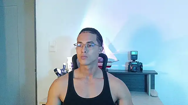 alejo_x3 Show in webcam