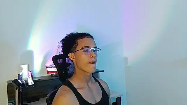 alejo_x3 Adlı Modelin Web Kamerası Şovu