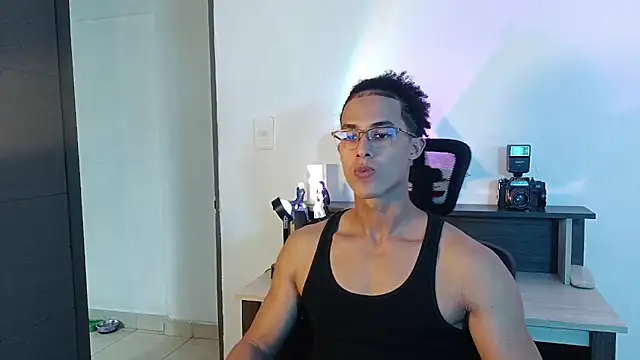 הופעת וובקאם של alejo_x3