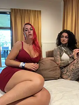 black-flamingo webcam show