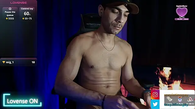 sexylatin0gay: διαδικτυακό σόου στην κάμερα