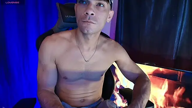 sexylatin0gay 网络视讯表演