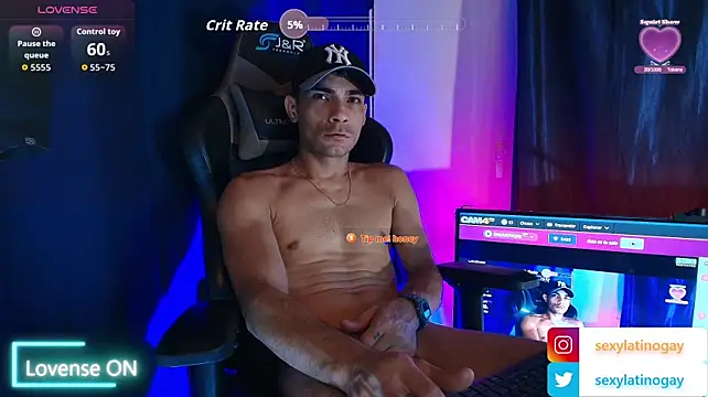 sexylatin0gay's Webcam Show