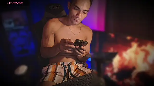 عرض كام sexylatin0gay