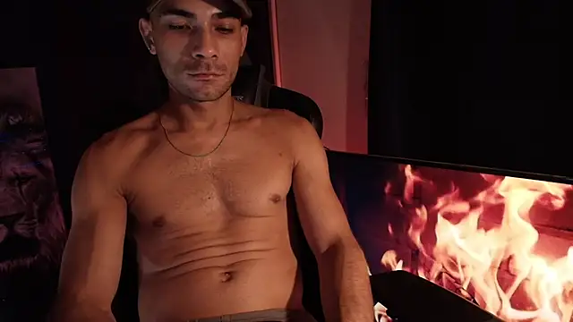 sexylatin0gay: διαδικτυακό σόου στην κάμερα