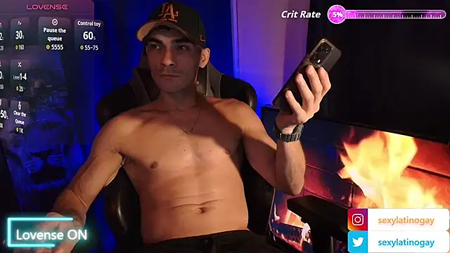Pokazy przed kamerką – sexylatin0gay