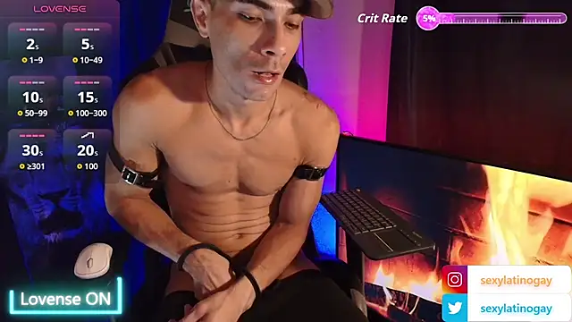 Show de sexylatin0gay na webcam