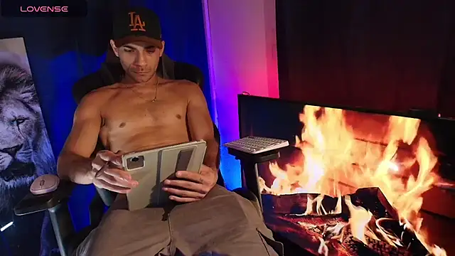 sexylatin0gay Шоу с уебкамера