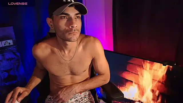 sexylatin0gay Show in webcam