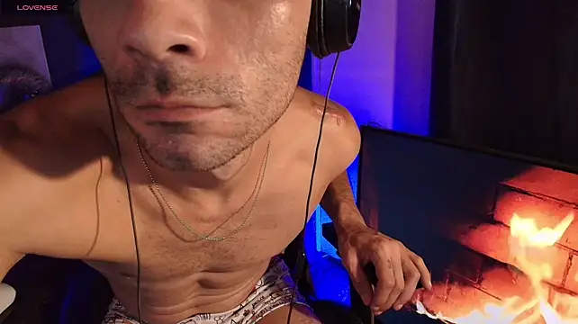 sexylatin0gay Show in webcam