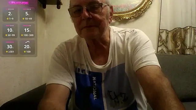 benny12369 在線直播表演
