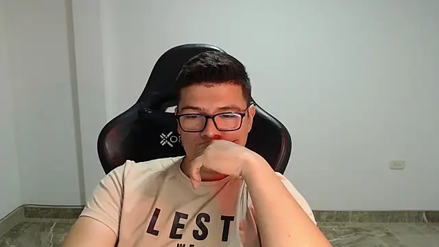 Webkamerová show Plug_Control