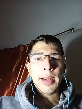 Tchutom Chat XXX in diretta