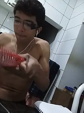 Tchutom Show in webcam