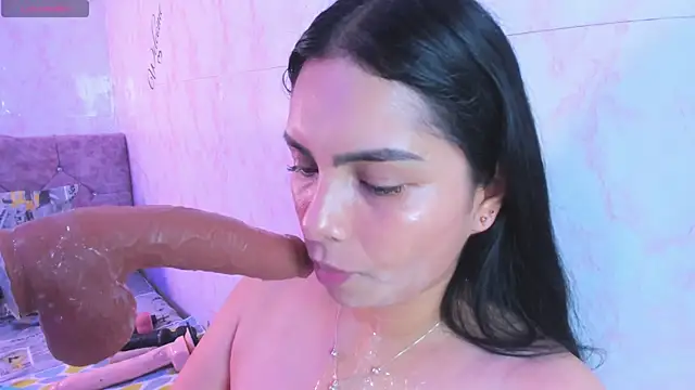 evelinn_belen Show in webcam