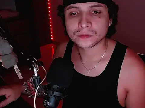 Show modela marcus_leonel na web-kameri