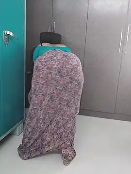 sravyasexyy Show Webcam