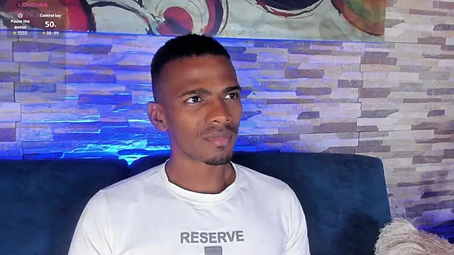 Lonelyfetishguy webcam show