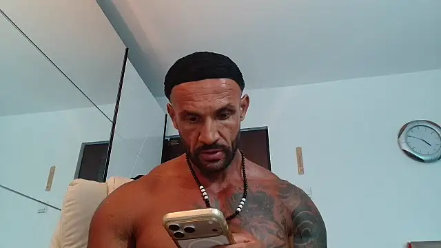 Magnificmuscles89 webcam show