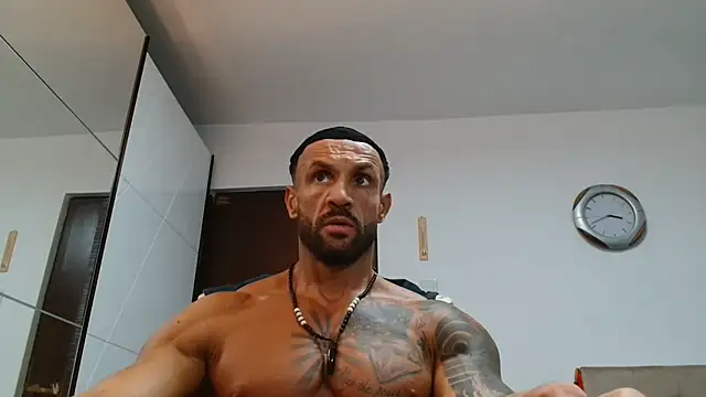 Magnificmuscles89's Webcam Show