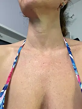 AnnikaRose live XXX chat