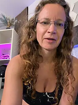 Show modela AnnikaRose na web-kameri