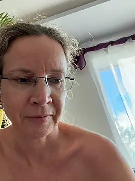 AnnikaRose live XXX chat