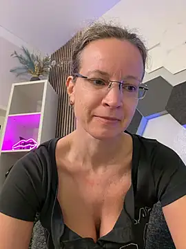 AnnikaRose Show in webcam