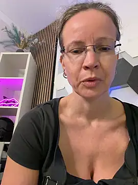 AnnikaRose Chat XXX in diretta