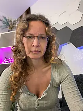 AnnikaRose Adlı Modelin Web Kamerası Şovu