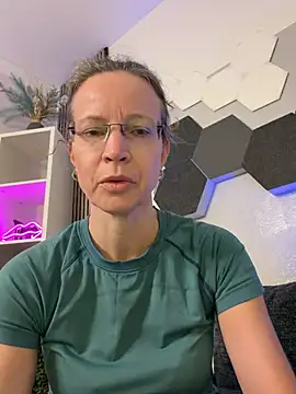 AnnikaRose live XXX chat