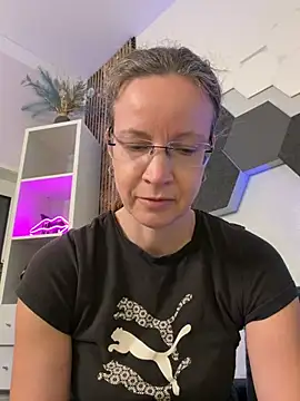 Pokazy przed kamerką – AnnikaRose