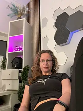 Show modela AnnikaRose na web-kameri