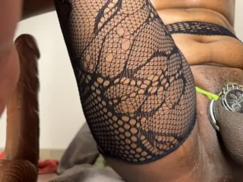 ChocolateBoy-Pussy Show in webcam