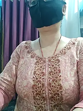 Aishwaryaa_69 现场XXX聊天