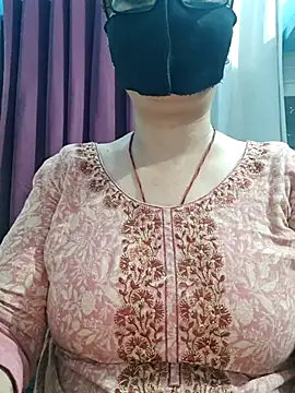 Aishwaryaa_69 Adlı Modelin Canlı XXX Sohbeti