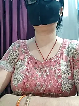 Aishwaryaa_69's Live XXX Chat