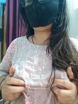 Aishwaryaa_69's Live XXX Chat