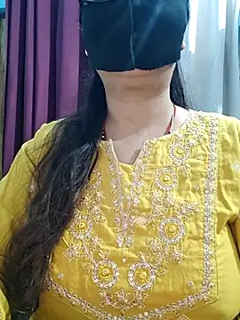 Aishwaryaa_69's Live XXX Chat