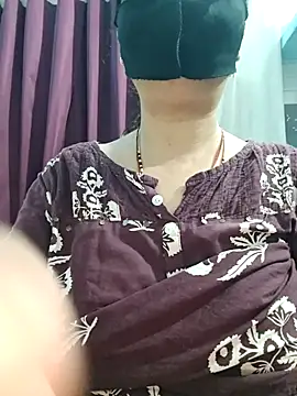 Aishwaryaa_69's Live XXX Chat