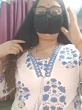 Aishwaryaa_69's Live XXX Chat