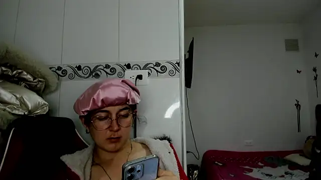Sweet-Suck69: διαδικτυακό σόου στην κάμερα